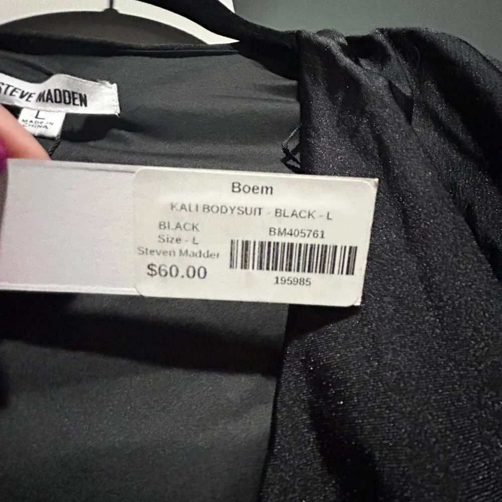 Steve Madden Long Sleeve Black V-Neck Body Suit Size Large - Picture 4 of 6